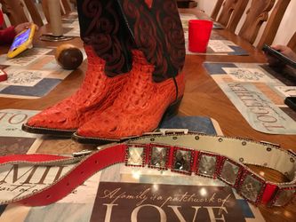 Boots with diamond belt