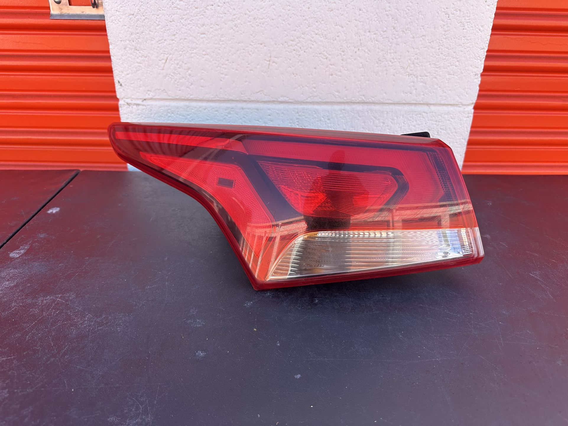 2018 -2019- 2020 -2021 -2022 HYUNDAI ACCENT LEFT SIDE TAIL LIGHT OEM 