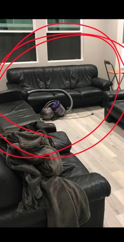 FREE Black Leather 3-Seater Sofa – Must Pick Up