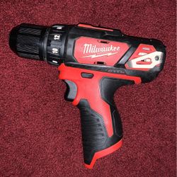 Milwaukee M12 Drill 