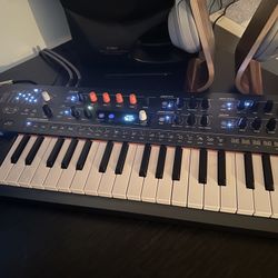 Arturia Minifreak 37 Key Hybrid Synthesizer Almost New