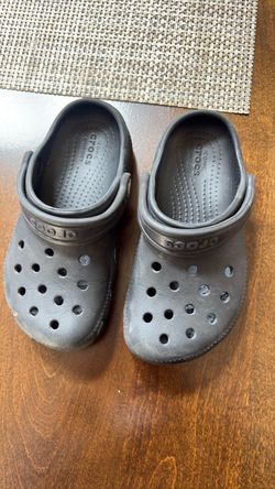 Boys crocs