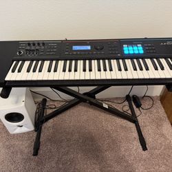 Roland Juno DS 61 Synthesizer