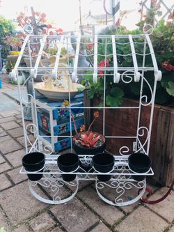 PLANT STAND