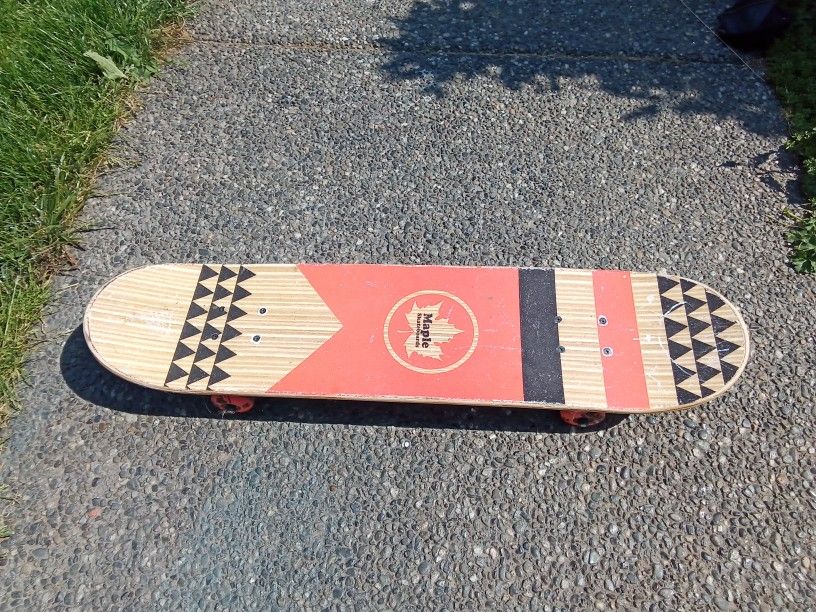 Maple Skateboard 🛹 In Good Condition, Skate Skater Outdoor Camp Camping Skateboard Park Gear Bike Bicycle