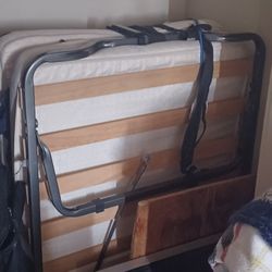 Roll Away Bed With Memory Foam Mattress