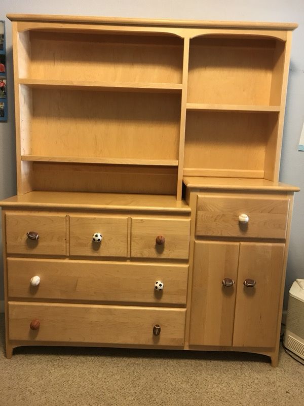 For Sale: Goore’s Dresser/Hutch Combo