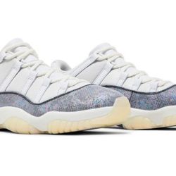 Jordan 11 Low “Snake”