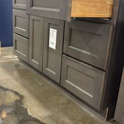 60-in Single Wide Bathroom Vanity, Soft Close Wood Door