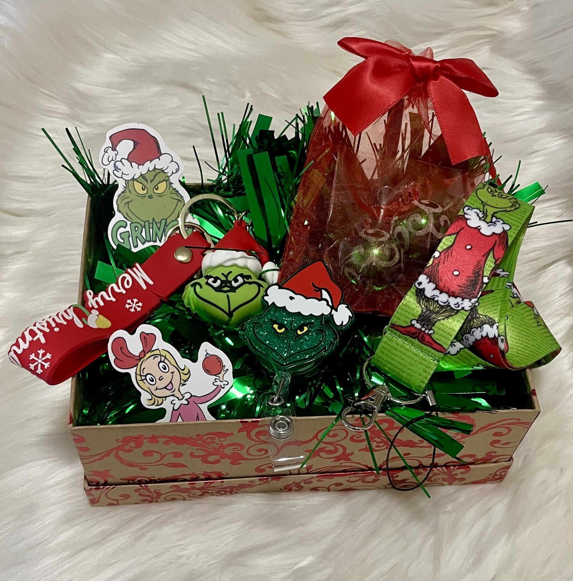 Brand New Grinch Gift Set