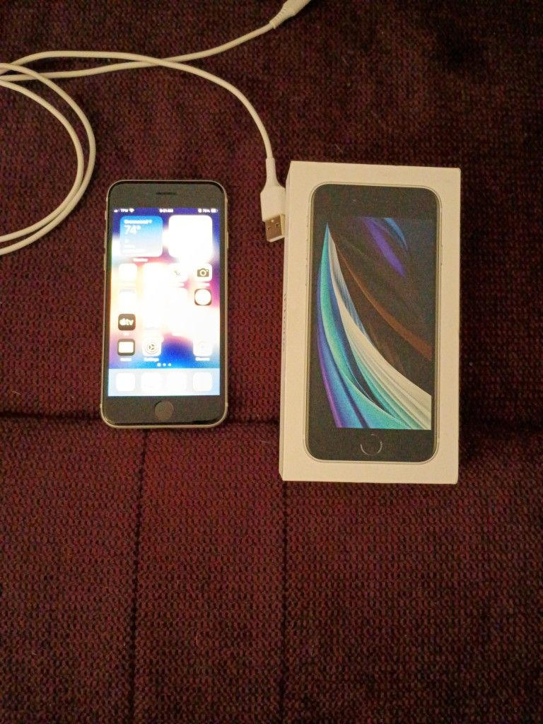 iPhone SE 3 On Simple Mobile