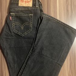 Levi’s Boot Cut Jean                                               7