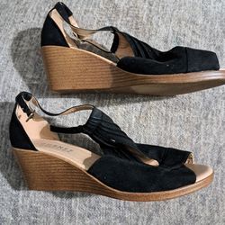 Kedzie Wedge Heel Wide Sandal