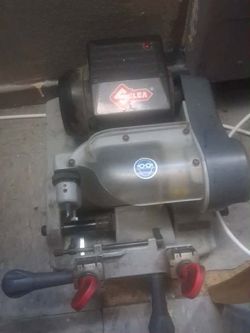 Silca Speed 045 manual key duplicator,