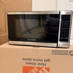 Black + Decker Stainless Steel Microwave 