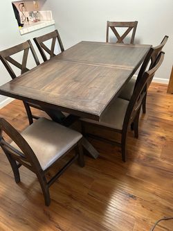 Solid Wood Dining Table w/6 Chairs