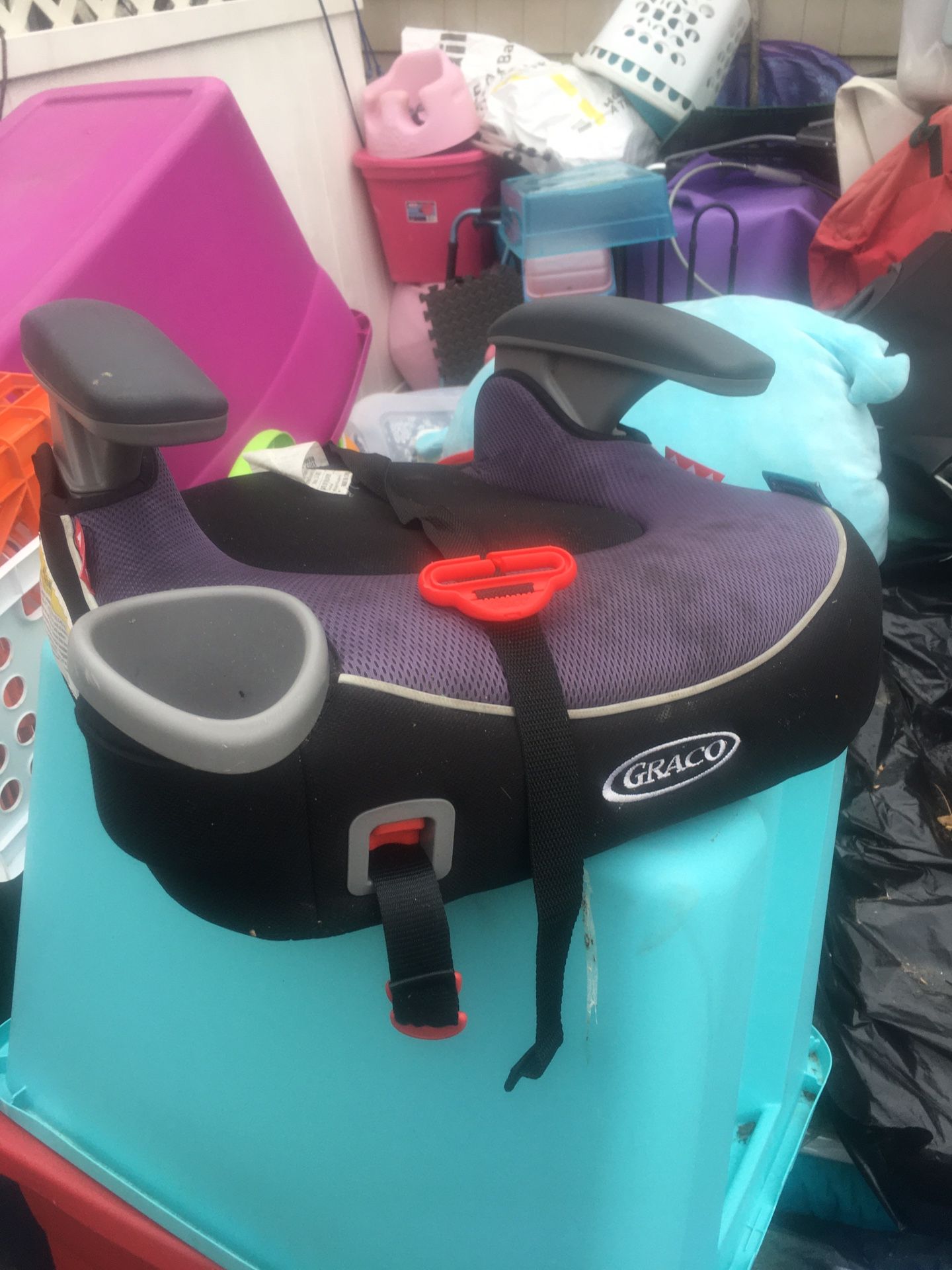 Nice kids car Graco booster seat with belts and cupholder only $25