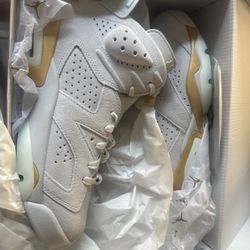 Woman’s Air Jordan 6 Retro