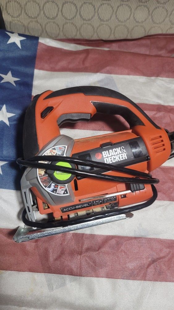 B&D jigsaw with some blades