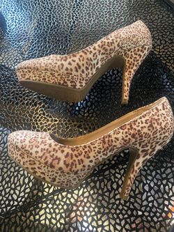 Women’s Dress Shoe -$8.00