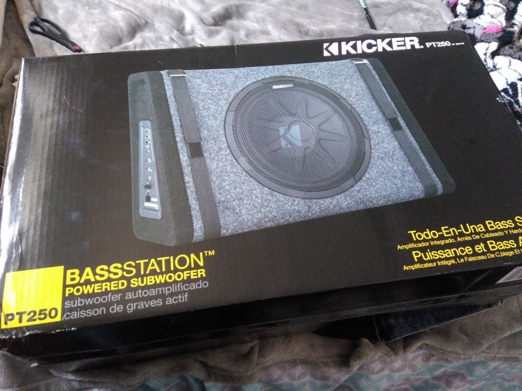 10" subwoofer Kicker bass station pt250