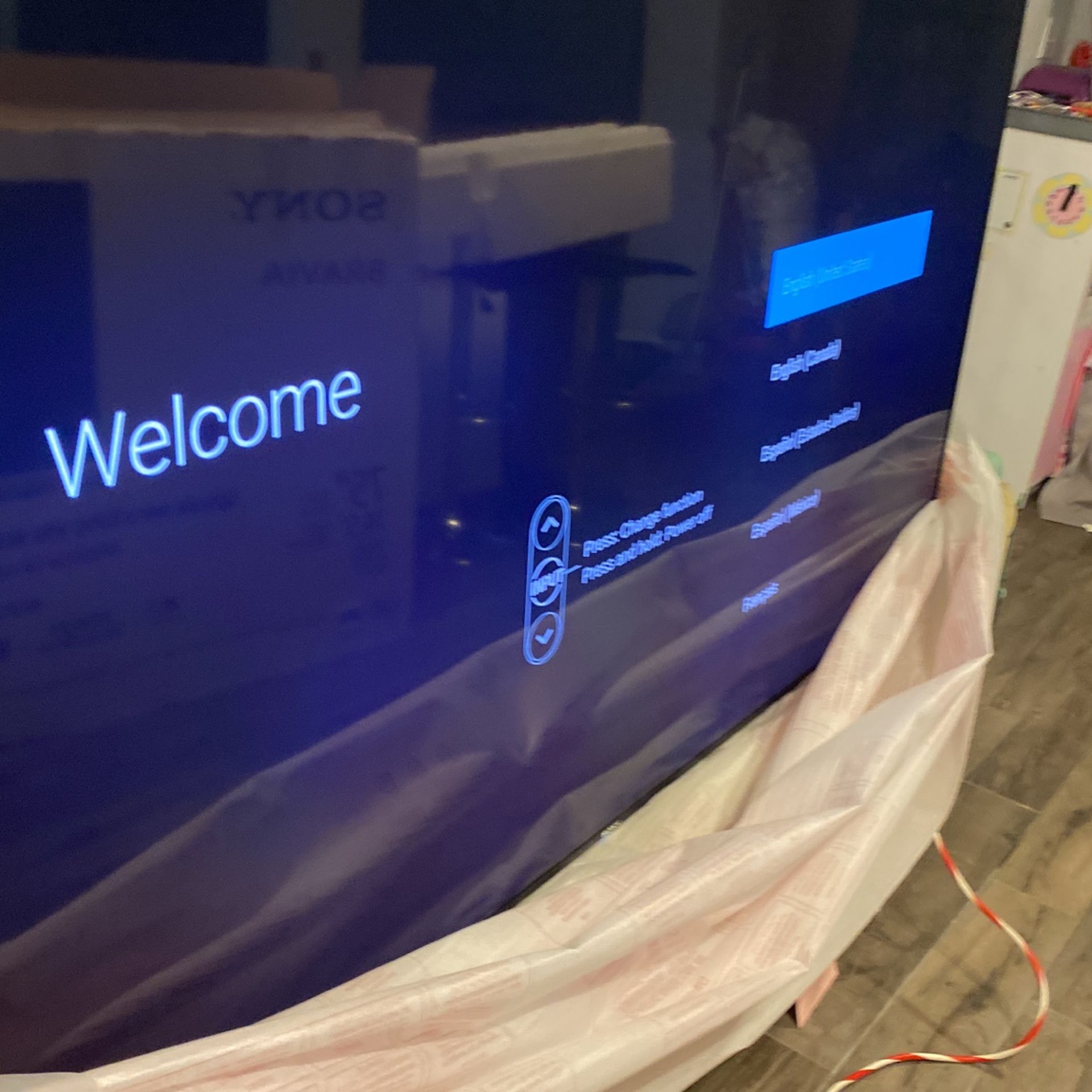 Sony Bravia 75” Z9D never used no base