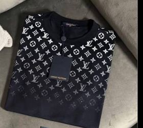 LV crew neck SZ XL