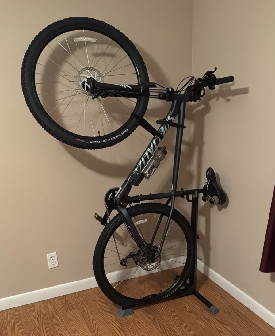 Brand New Mountain Bike (NEVER USED)