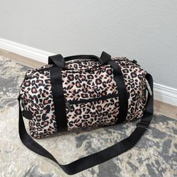 Leopard Print Gym Bag Waterproof Nylon Women Weekender Travel Gym Multi pocket Bag Medium Size 