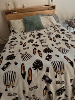 Led storage queen bed frame MUST GO MOVING NEXT WEEK