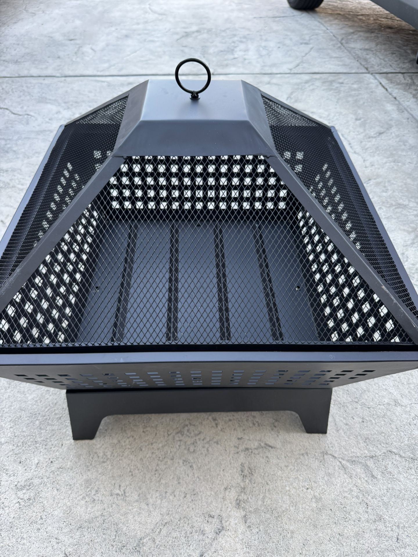 Outdoor Portable Wood Burning Fire-pit 