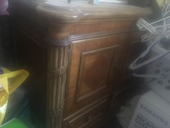 Side drawers