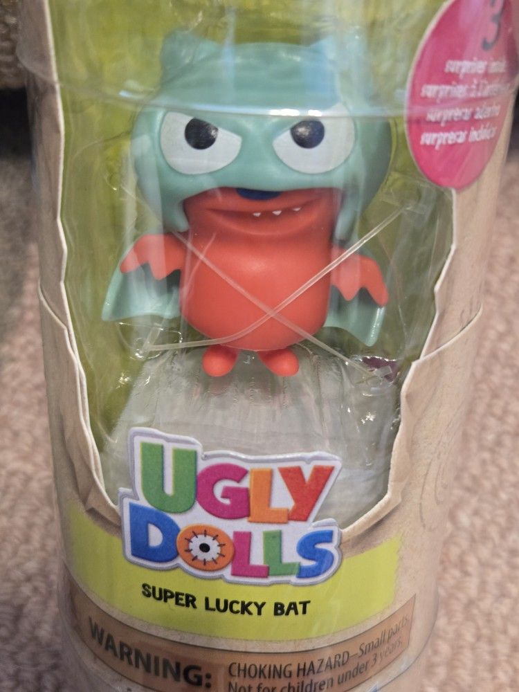 Ugly Dolls Super Lucky Bat Figure With Surprise Figure Inside