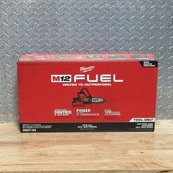 Milwaukee M12 FUEL 6” Pruning Hatchet 2527-20