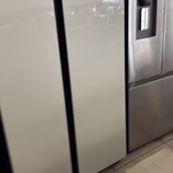 Bespoke  Samsung Side By Side 28 Cu Ft Refrigerator 