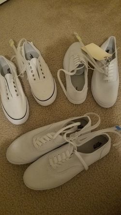 Brand new Massimo supply co white shoes size 10 or 11