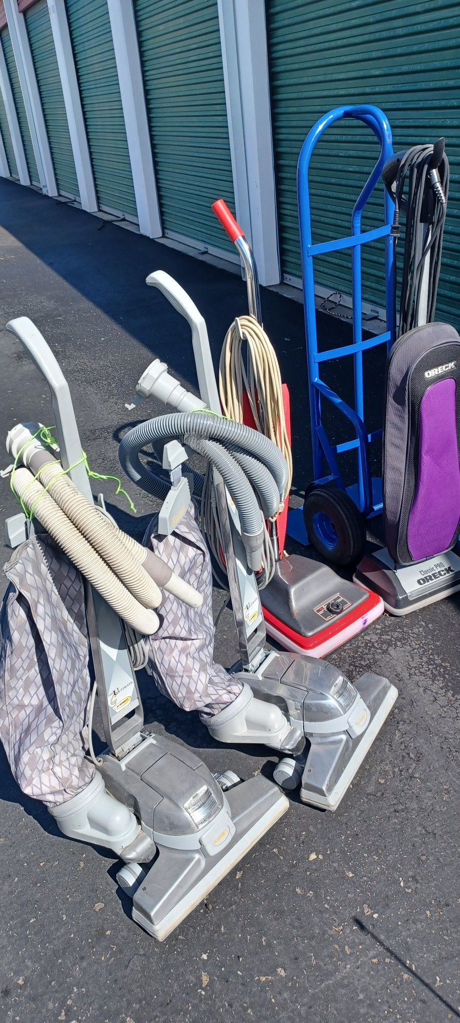 STORAGES UNIT SALE LOT STUFF SELLING ALL UNITEUREKA VACUUM COMERSIAL