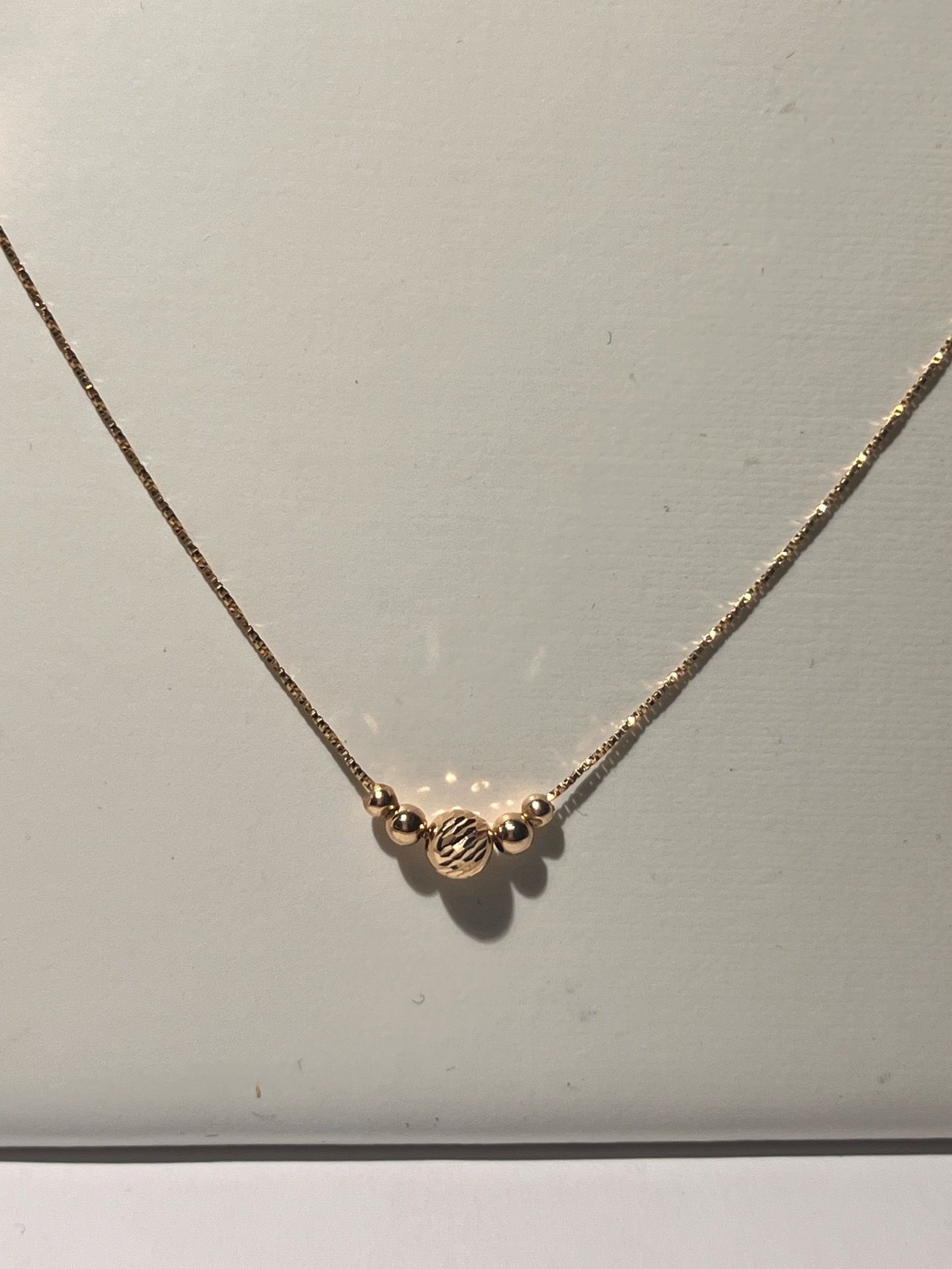BEAUTIFUL SOLID 14K YELLOW GOLD CHAIN WITH CHARM
