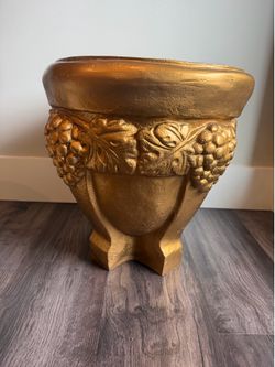 Ornate Gold Grape Urn Planter – Tuscan Style | Xotic Brands