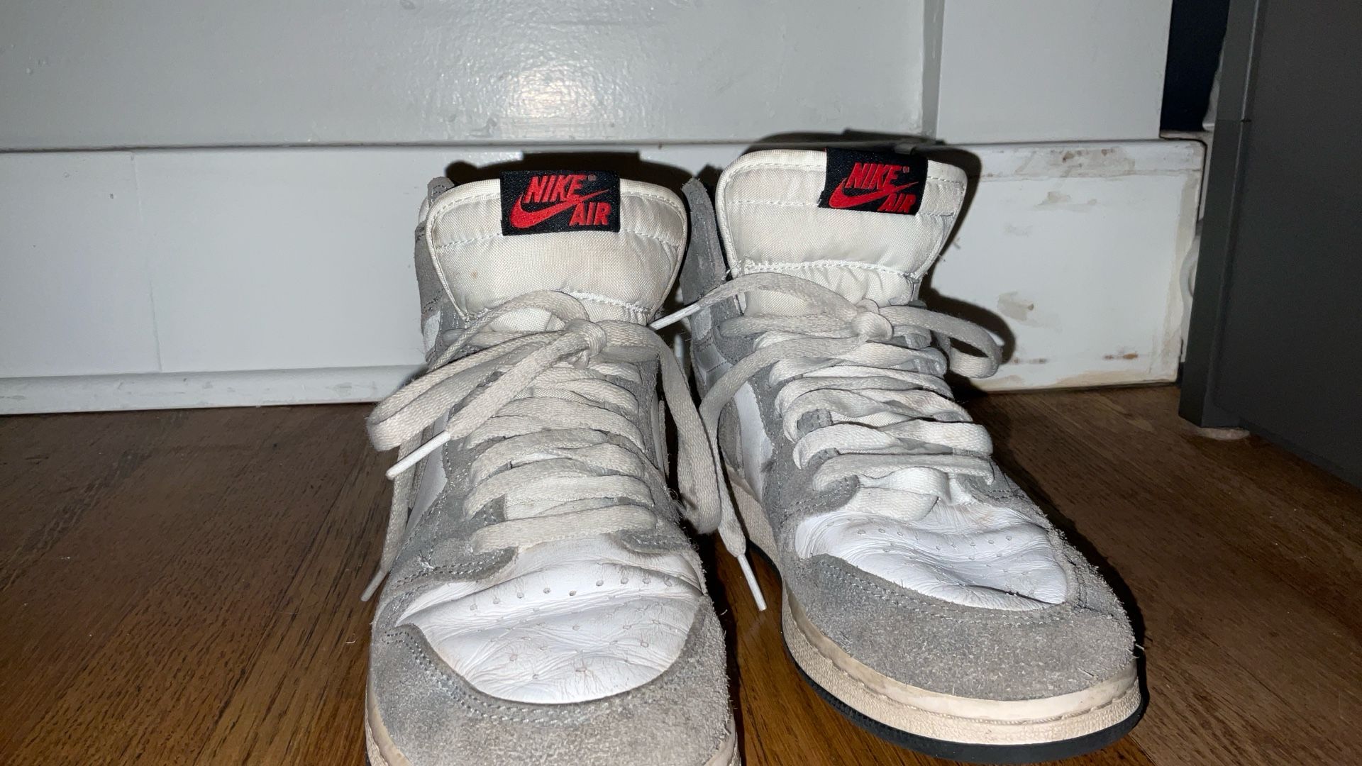 Sizzle 6.5 Jordan 1’s Gray And White Used