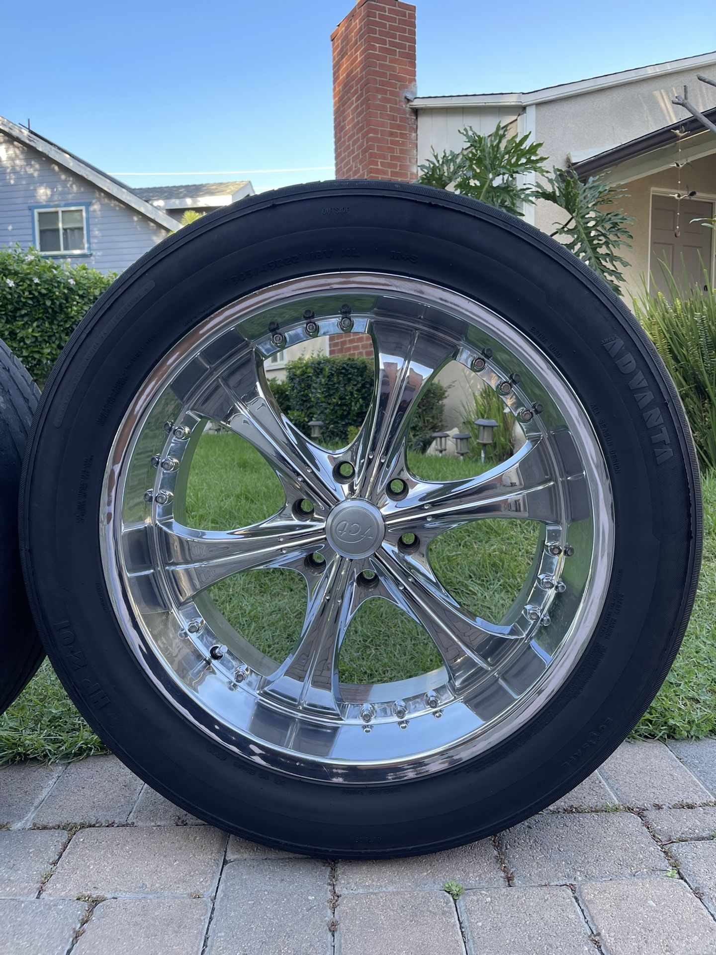 6 Lug Nut Rims/ Rines De 6 birlos (6x5.5) Size: 22”