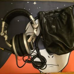 Sony MDR-V700 DJ Headphones