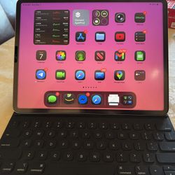 IPad Pro 12.9” M2 256gb WiFi With Keyboards.
