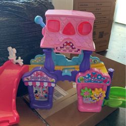 Minnie Ice Cream Parlor 