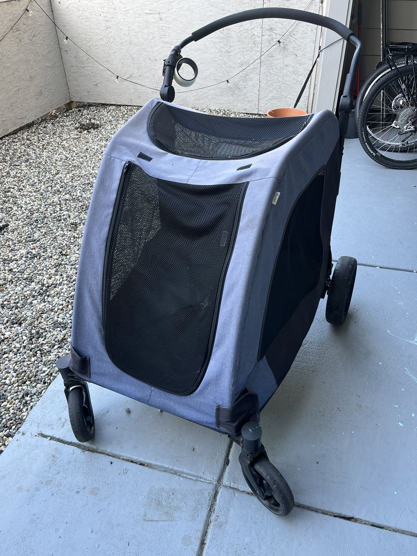 Dog stroller
