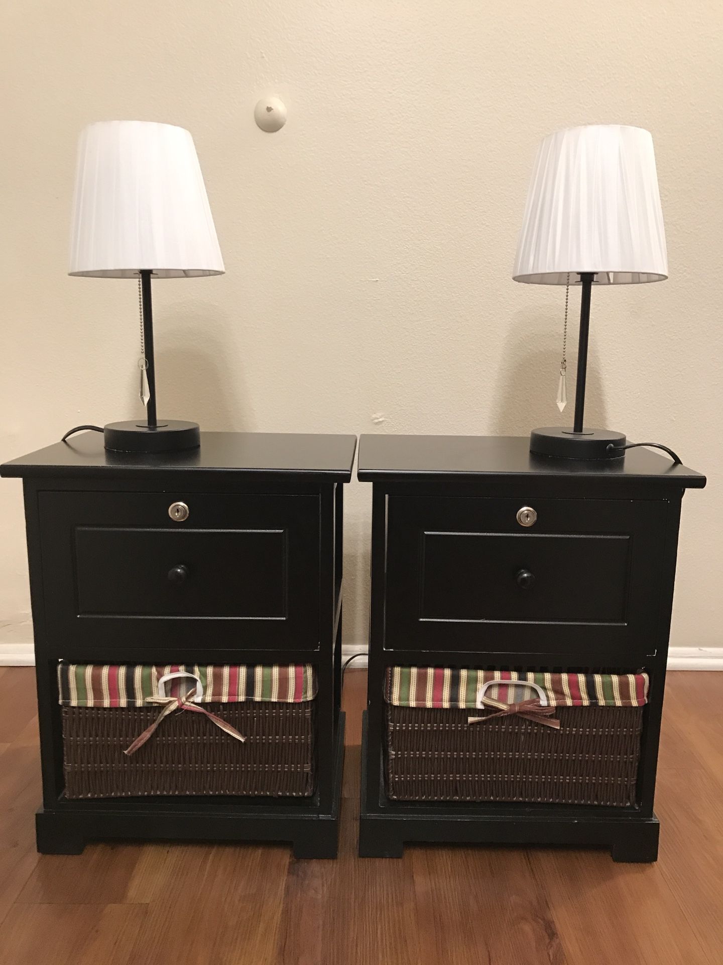Night Stands with lamps (Set of 2)