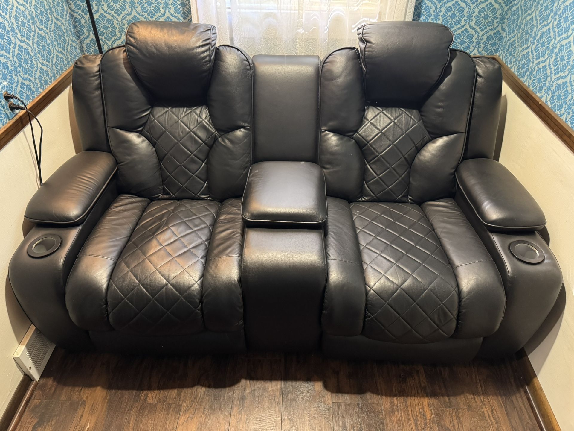 Leather Motorized Reclining Loveseat!