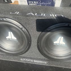 DUAL 12” JL Audio Subwoofer Enclosure With Amp