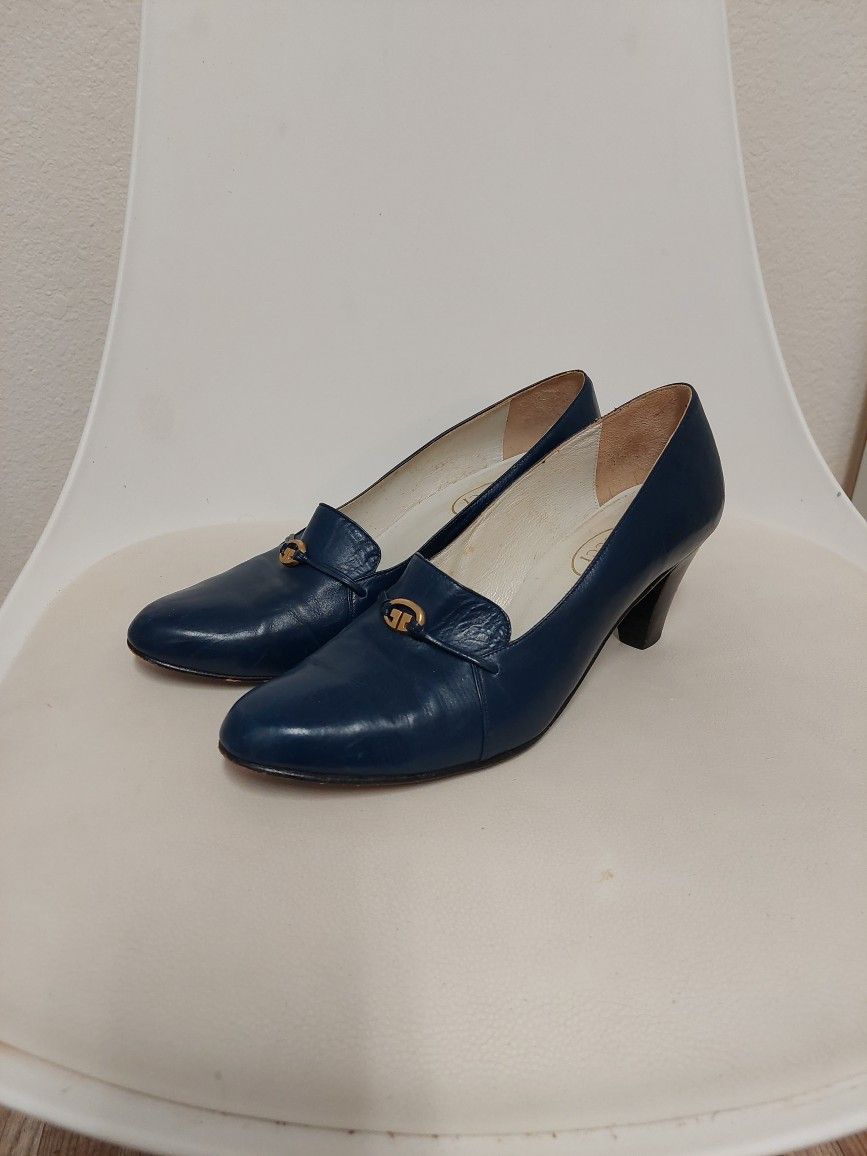 Vintage Italian Gucci Heels
Size:8.5i
