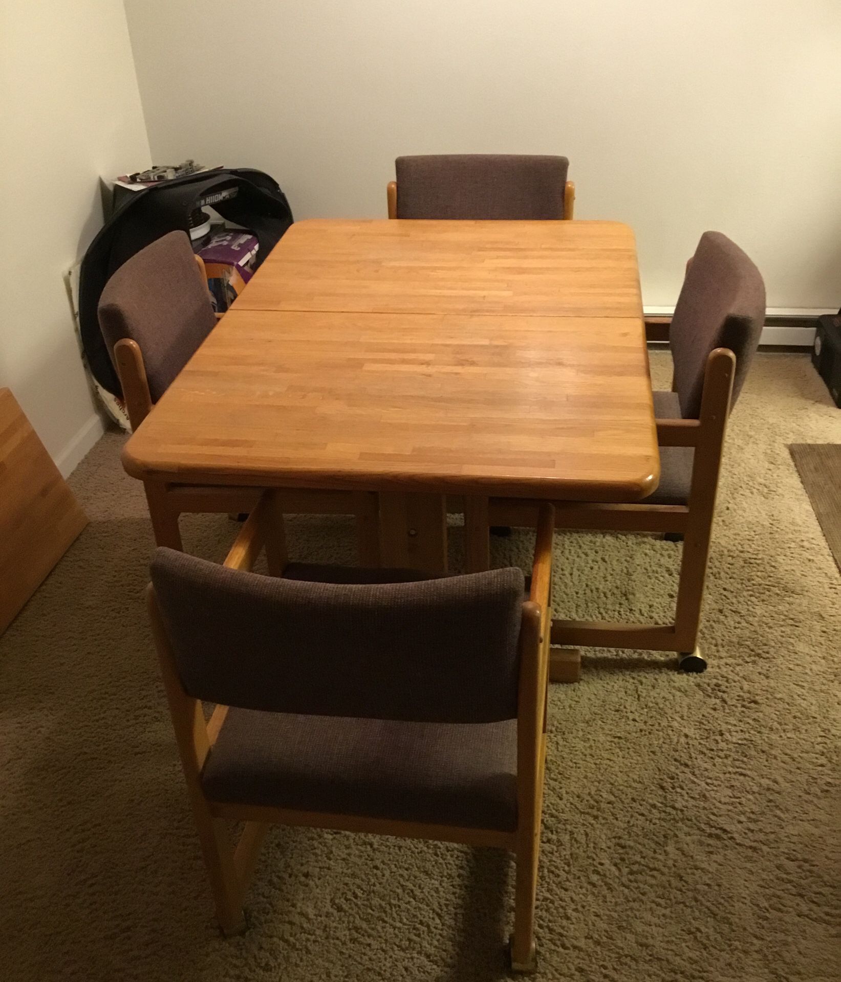Kitchen Table & Chairs w/ Wheels